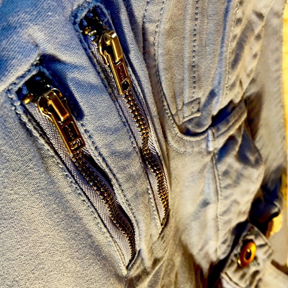 Lightwash Super Soft Mudd Tapered Leg Pant